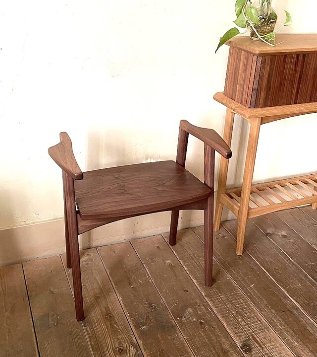 玄関スツール「リリー」＜ウォールナット板座＞ | iichi 日々の暮らし