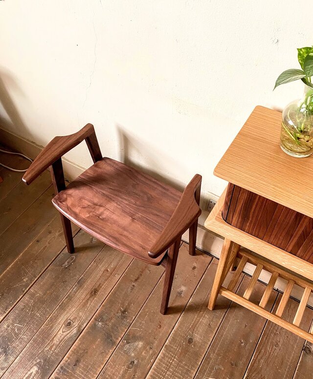 玄関スツール「リリー」＜ウォールナット板座＞ | iichi 日々の暮らし