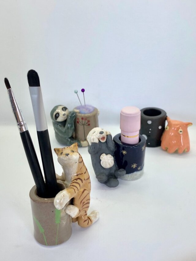 作家さんの手作り、陶器のスタンド 82f745cf28d0497db847b74917a82f