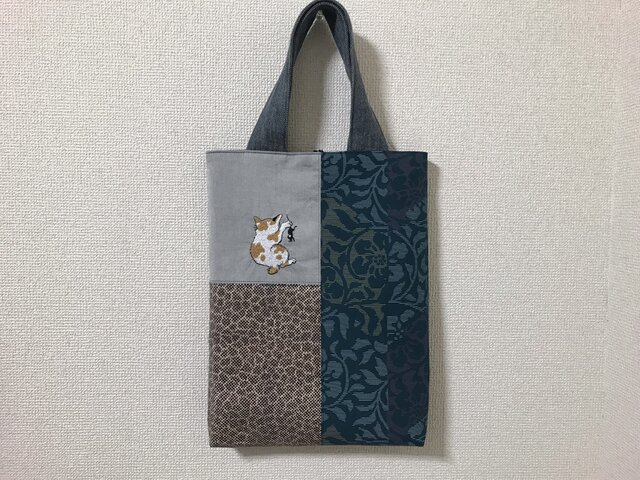 浮世絵刺繍バッグ＊河鍋暁斎「月夜に鼠を捕らえた猫」 | iichi
