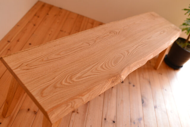 無垢クリ（栗の木）貴重な耳付きベンチ・ナチュラル仕上げ | iichi