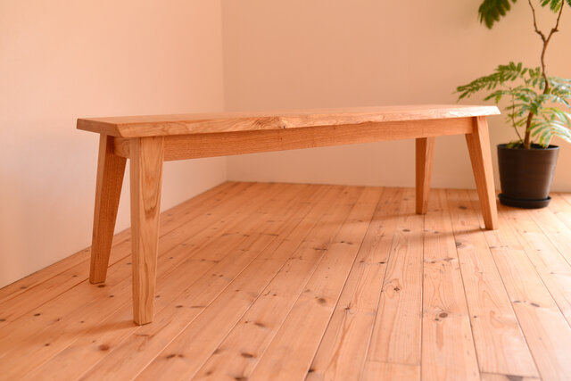 栗のベンチ用板　りゅう❕栗の耳付き天板厚さ約45㎜の迫力満点、木目が綺麗 無垢クリ（栗の木）貴重な耳付きベンチ・ナチュラル仕上げ | iichi