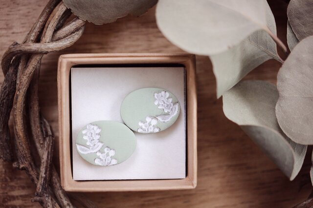 : : : 陶土の草花耳かざり : : : 105(ピアス/イヤリング)の画像1枚目
