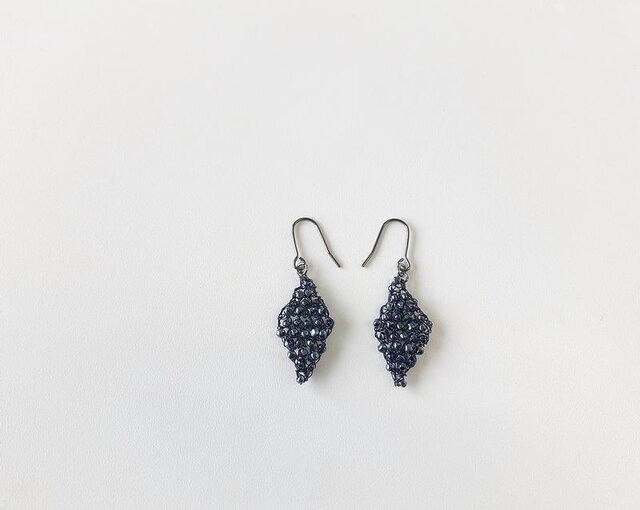 ダイヤピアス/黒の画像1枚目