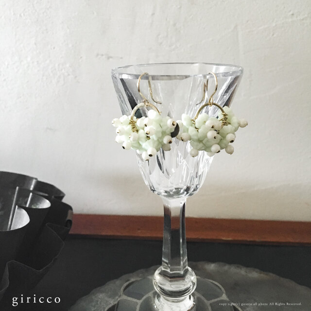 紫陽花ピアス/イヤリング：グリーン | フランス製ヴィンテージガラス