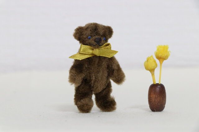 テディベア 作家様 ミニチュア ハンドメイド 小さなぬいぐるみ 優しいお顔のクマちゃん🧸💜 minneにてお家探しはじめました