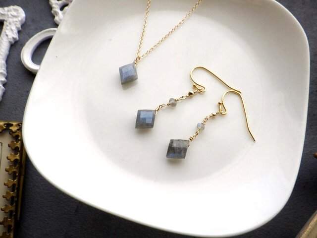 揺れるスピカの耳飾り □ ピアスイヤリング共通 7種類展開