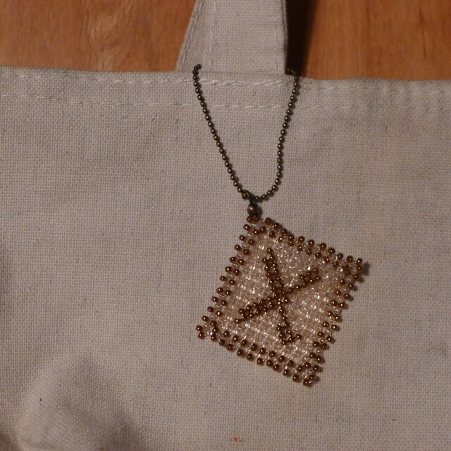 アルファベット　ビーズ　チャーム　X