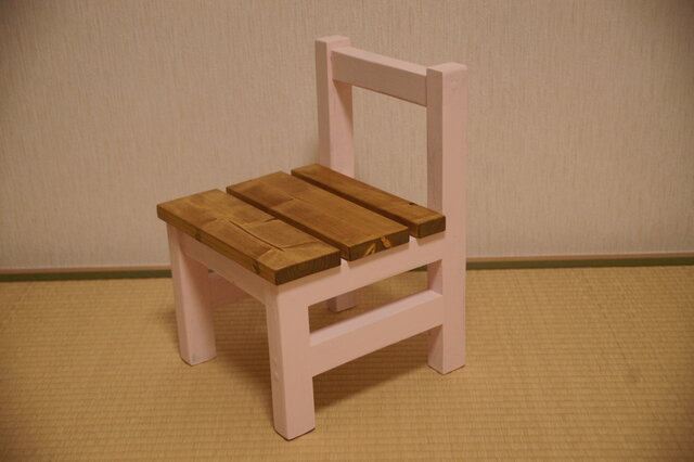 椅子の画像1枚目