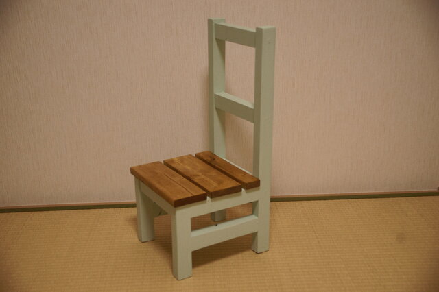 椅子の画像1枚目