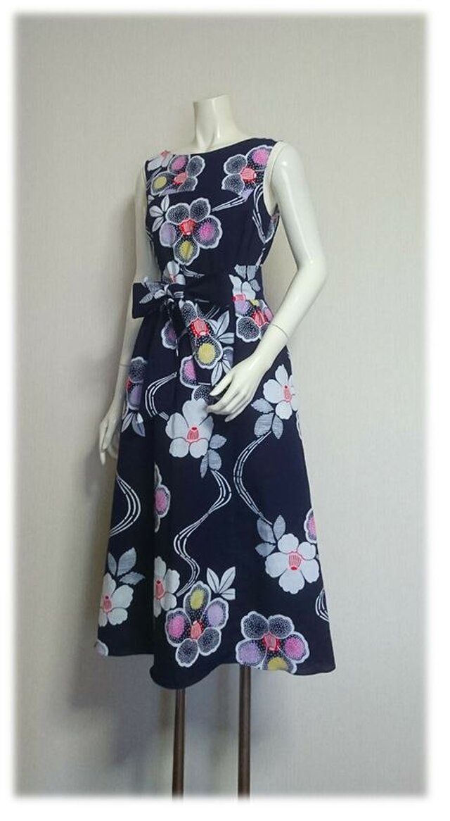 130＊椿柄リメイクＡラインワンピース