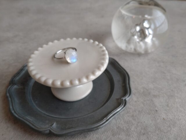 週末お値下げ❗BARNEYS アナコンダ プラチナムーンストーン オーバルリング 天然石の指輪 □ シンプルオーバル Silver925 □ レインボームーン