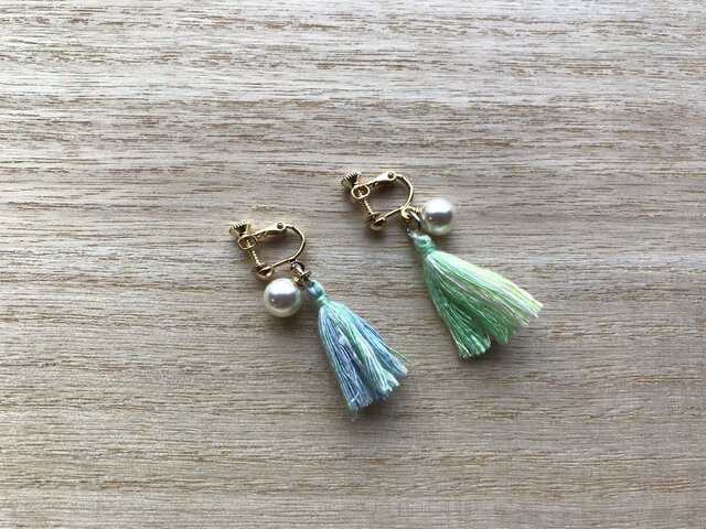 国産シルク100%タッセルイヤリング blue&green02の画像1枚目