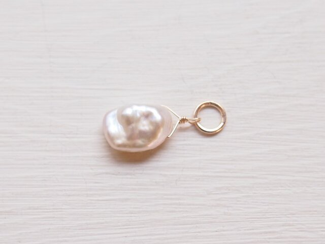 予約】 ☆daisy☆様。桃紫色てりあこやバロックのピアスとネックレス 