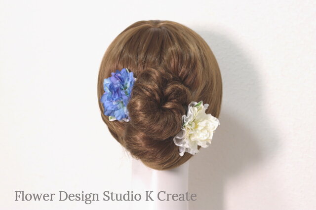 デルフィニュウムのラウンドの髪飾り 青白2点セット パッチンクリップタイプ Iichi ハンドメイド クラフト作品 手仕事品の通販