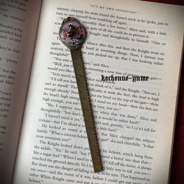 『変幻自在』不思議の国のアリス ブックマーク