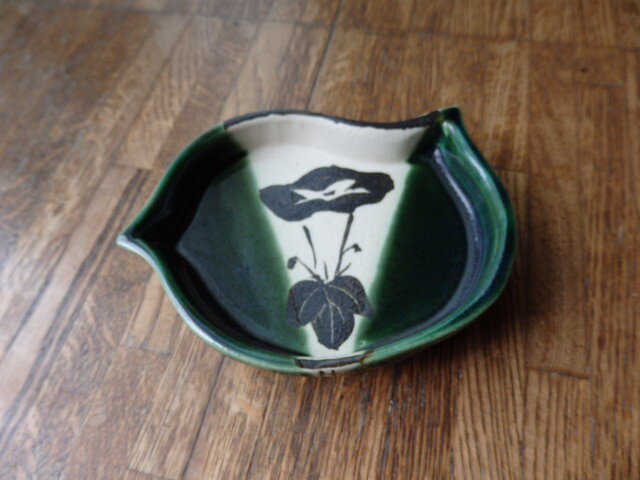 陶器 銘々皿① 織部焼 千鳥型 朝顔模様 | iichi 日々の暮らしを