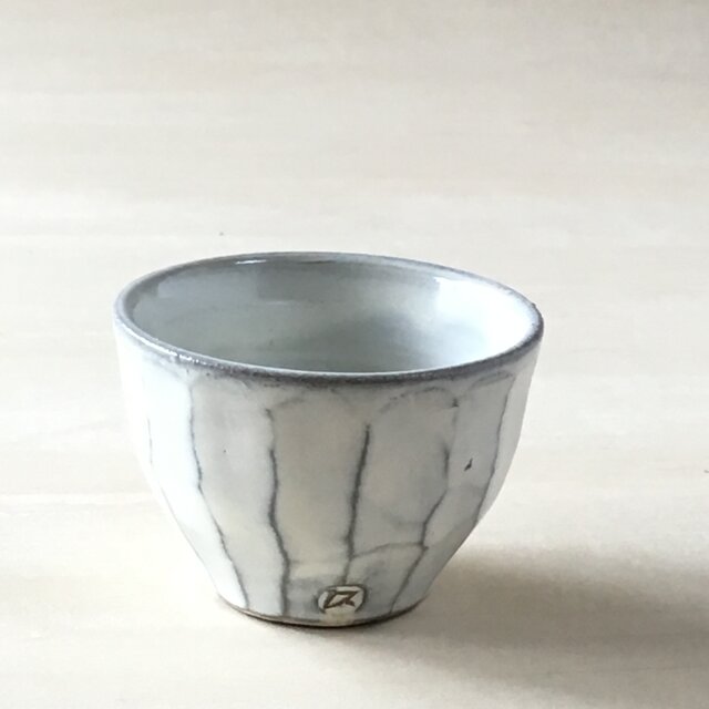 粉引面取りぐい吞みの画像1枚目