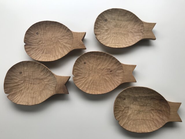 クルミの魚のうつわSの画像1枚目