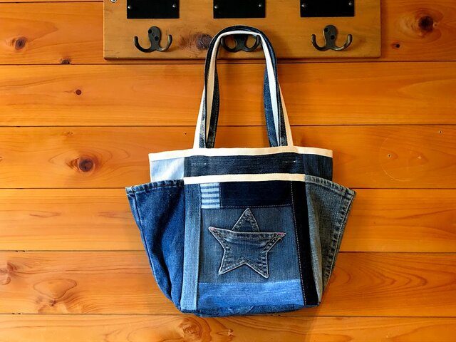 肩かけOK★サイドポケット★ハンドメイド★デニム★マザーズバッグ トートバッグ カバン リメイクの画像1枚目