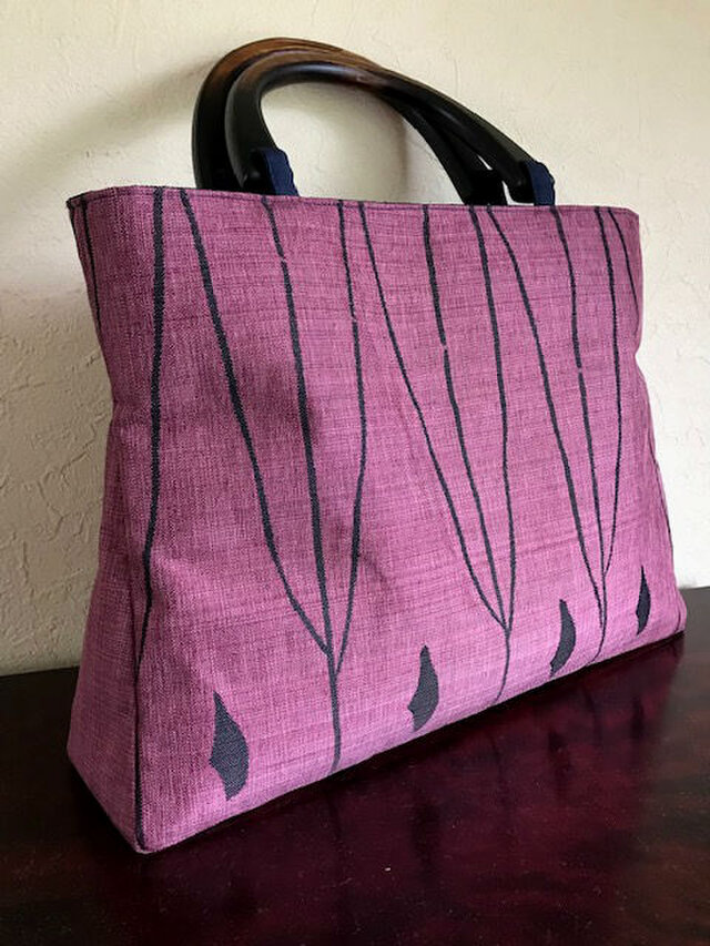 抽象幾何学模様の紬帯の手提げ