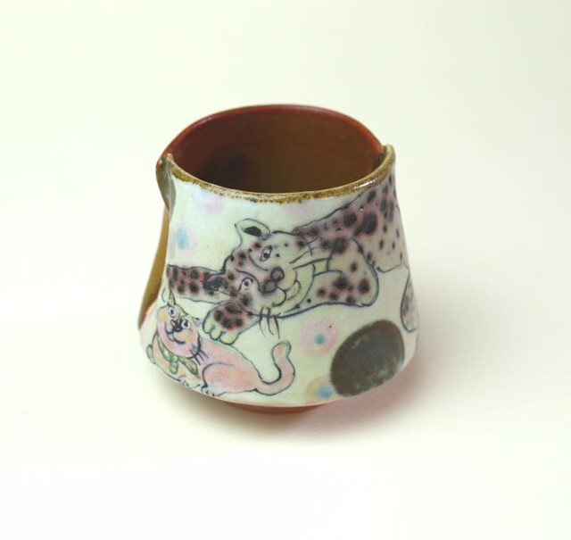 猫と虎の湯飲み/ 陶器/ 色絵/ 窯変/ カップ/ 可愛い器 / 陶芸家が作る愉しい器の画像1枚目