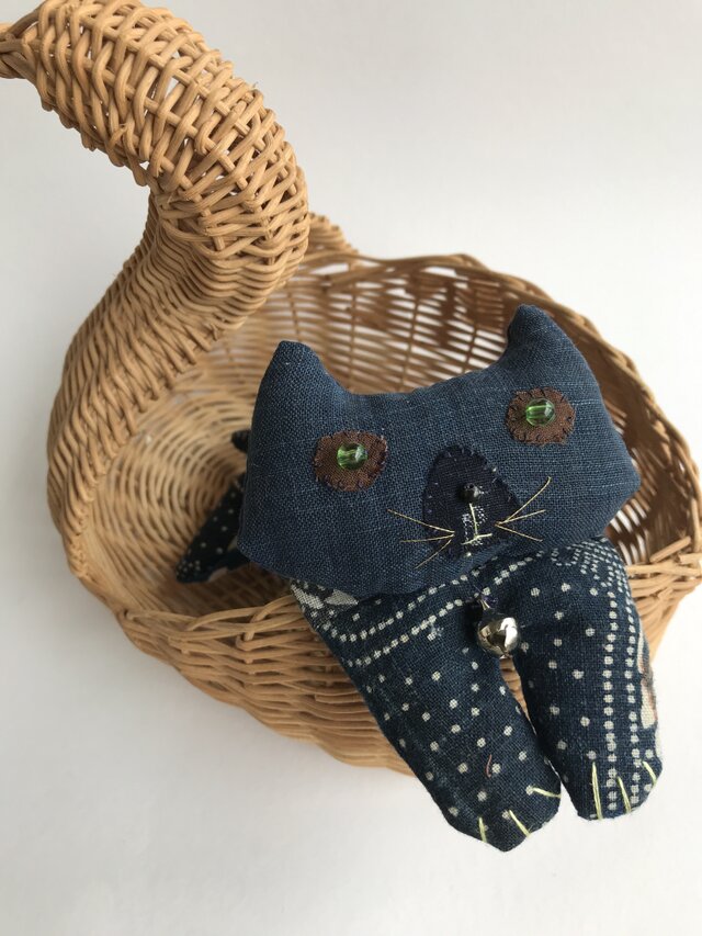 ヴィンテージ藍の猫 あいにゃんです。の画像1枚目