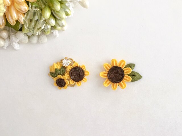 ひまわりの襟ブローチ （ つまみ細工＊受注制作 ） | iichi 日々の