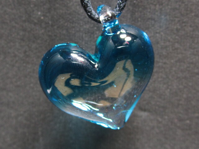 ガラスのペンダント・ハート その5 | iichi 日々の暮らしを心地よく