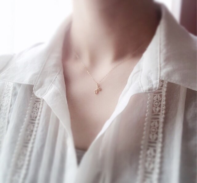 Initial 【R】ネックレス 14kgf | iichi 日々の暮らしを心地よく