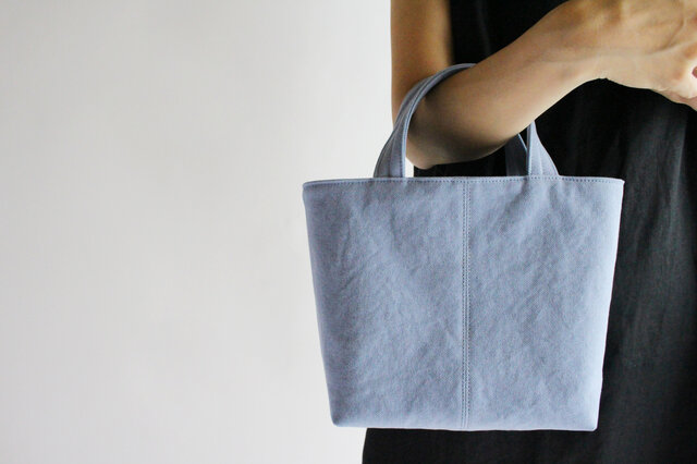 やさしい布のトートバッグ【空】帆布 | iichi 日々の暮らしを心地よく