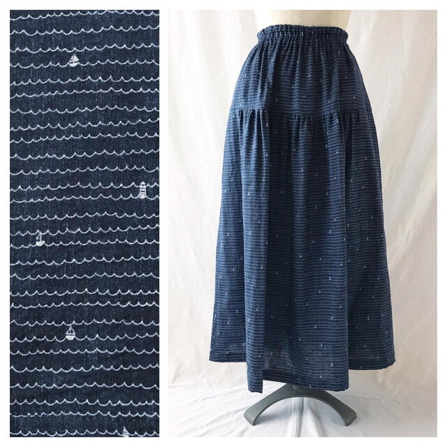 肌ざわり至上主義】上品マリンのティアードスカート（ヨットと灯台：ネイビー）