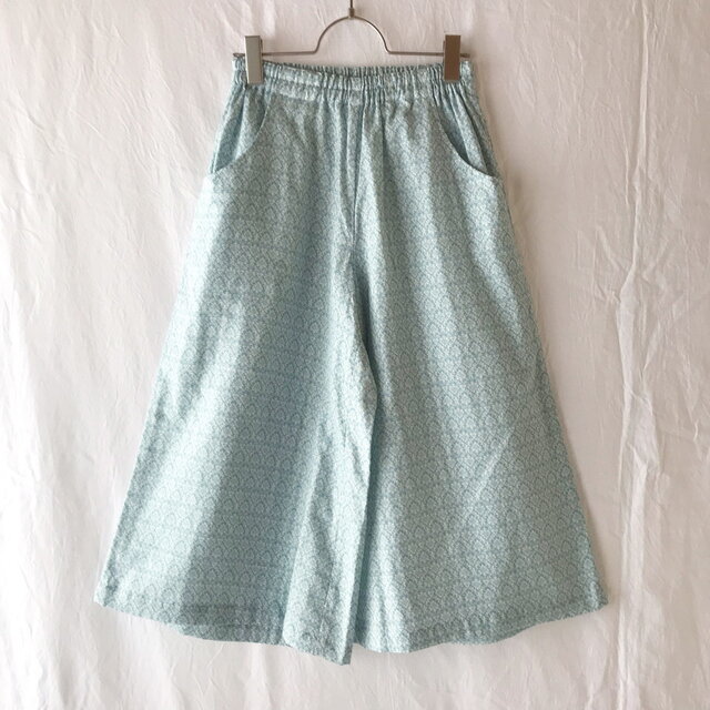 かわいくて個性的なロングキュロット(ダマスク：ミルキーブルー）