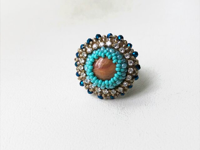 ビーズ刺繍リングの画像1枚目