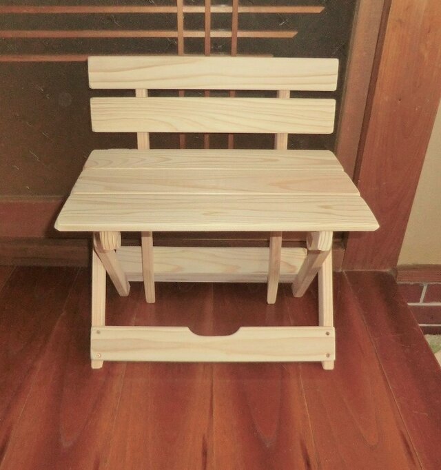 ワンちゃん用杉背もたれ付折りたたみイス（奥行き25cm)