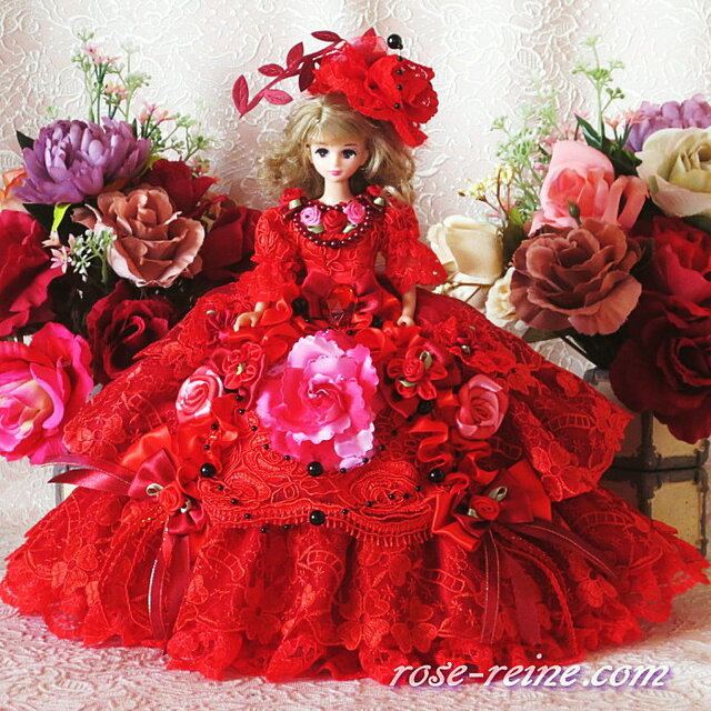 魅惑の紅の薔薇 深紅のチュールレースが艶やかなティアードプリンセスドレス