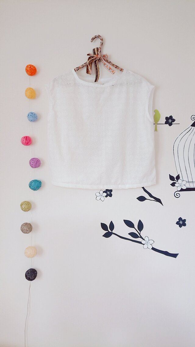フレンチスリーブ プルオーバー 刺繍コットン しろの画像1枚目
