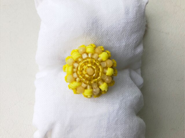 no.13 ビーズボタンリング | iichi 日々の暮らしを心地よくする