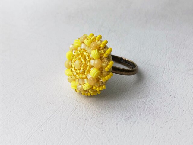 no.13 ビーズボタンリング | iichi 日々の暮らしを心地よくする
