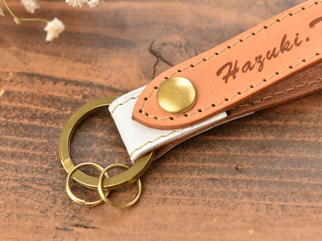 *・ྀི ☆ 様 .゜ྀི・*. レザーキーホルダー 名入れ】色・字体が選べる！オリジナルレザーキーホルダー