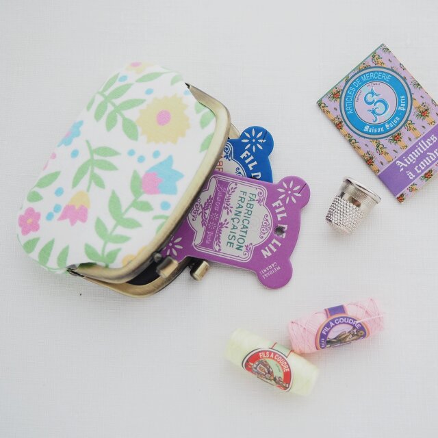 ■ヴィンテージファブリックの横ひねりがま口コインケース / スプリングフラワー■ panier(vf-wop)