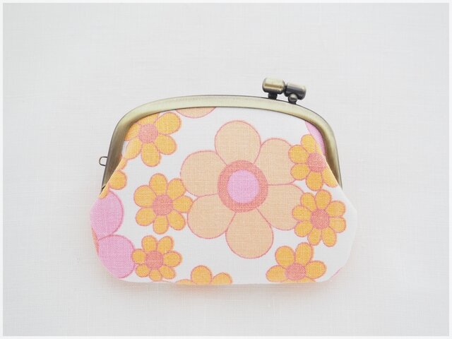■ヴィンテージファブリックの横ひねりがま口コインケース / オレンジとピンクの丸い花■ panier(vf-wpo)の画像1枚目