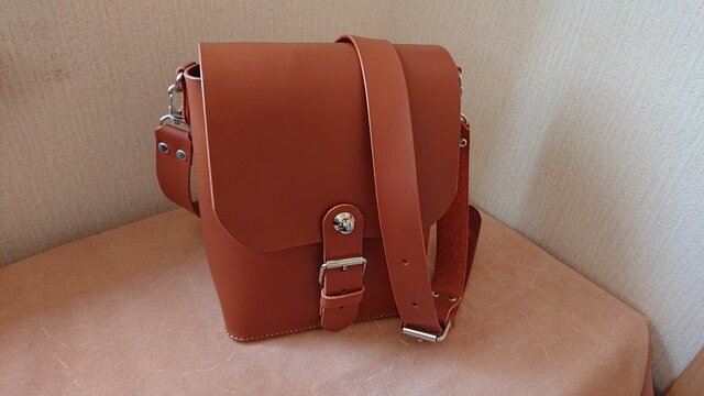 本革手縫い ショルダーバックの画像1枚目