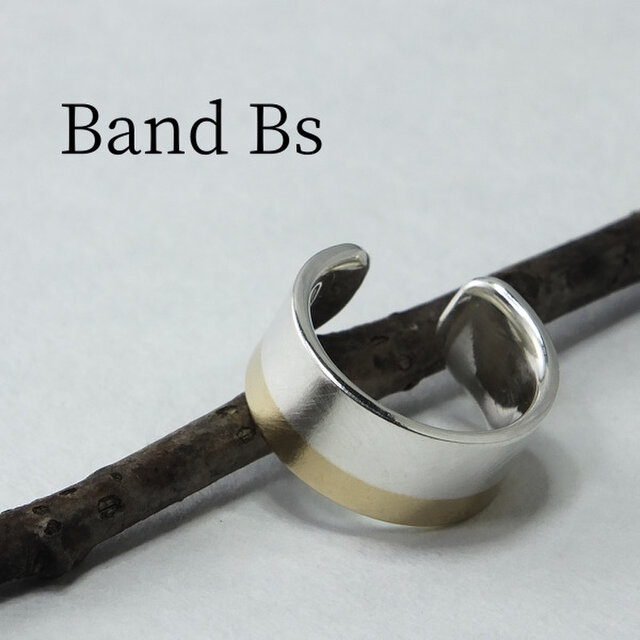 C-BandBsW6 - 銀と真鍮帯のイヤーカフ 幅6mmの画像1枚目