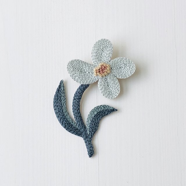 Wildflower 刺繍のブローチ Bの画像1枚目