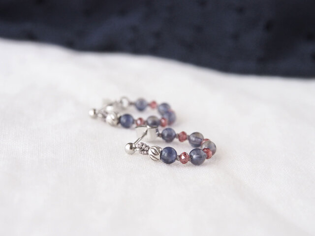 Blue-violet&Red Circle Pierceの画像1枚目