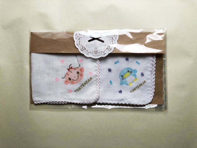 女の子出産祝 名入れガーゼペンギンの画像1枚目