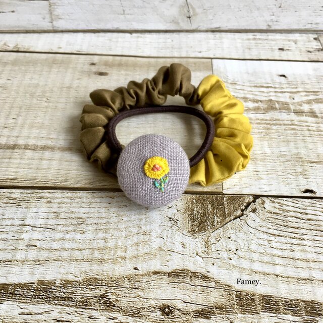 手刺繍お花の秋色シュシュゴム シュシュ ヘアゴムの画像1枚目