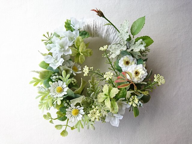 white & green wreathの画像1枚目
