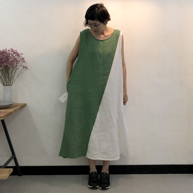 Side Triangle One Piece | Green x Whiteの画像1枚目